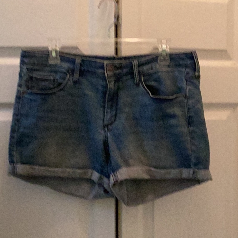 🦋Universal Thread Denim Jean Shorts 
Size 12/ 31 Too Much Fun To Wear 🦋